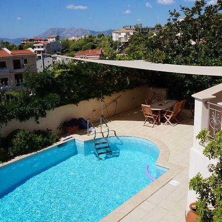 Apartment With A Garden, Bbq, Swimming Pool And Jacuzzi Dhrafi Екстер'єр фото