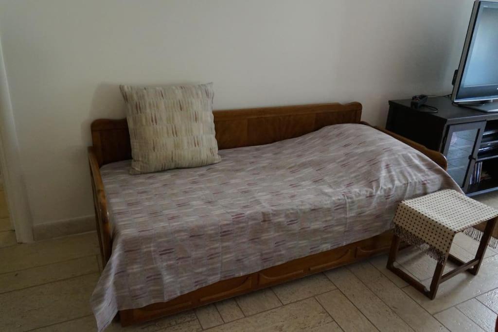 Apartment With A Garden, Bbq, Swimming Pool And Jacuzzi Dhrafi Екстер'єр фото