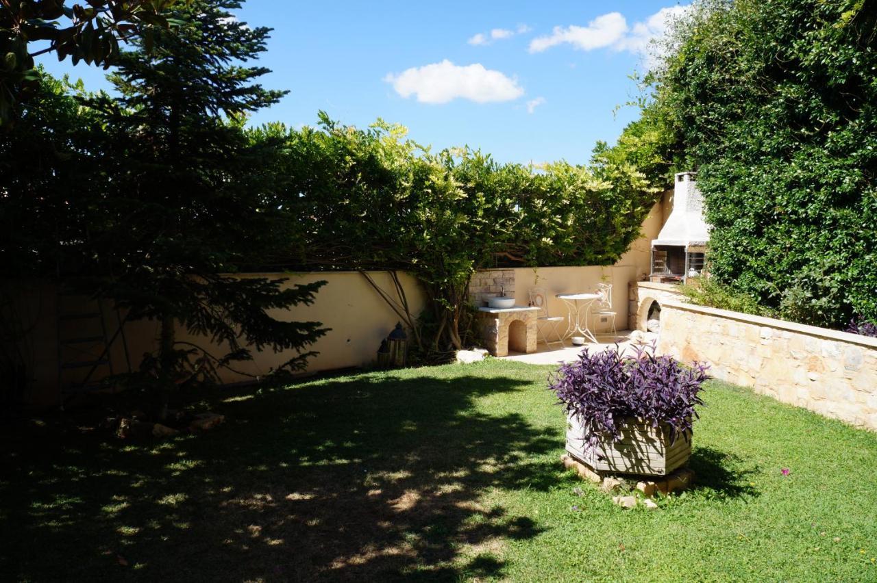 Apartment With A Garden, Bbq, Swimming Pool And Jacuzzi Dhrafi Екстер'єр фото